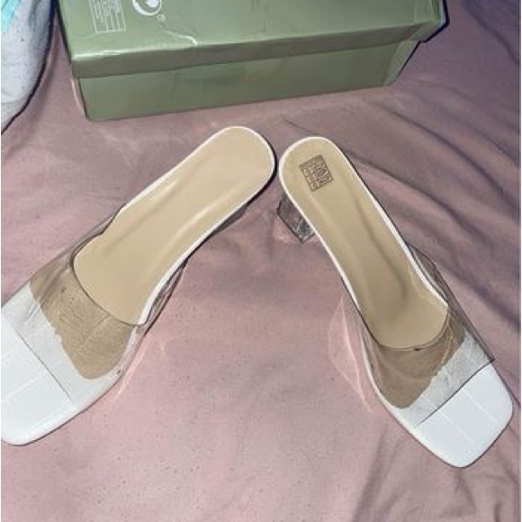 Heels - Picture 4 of 4